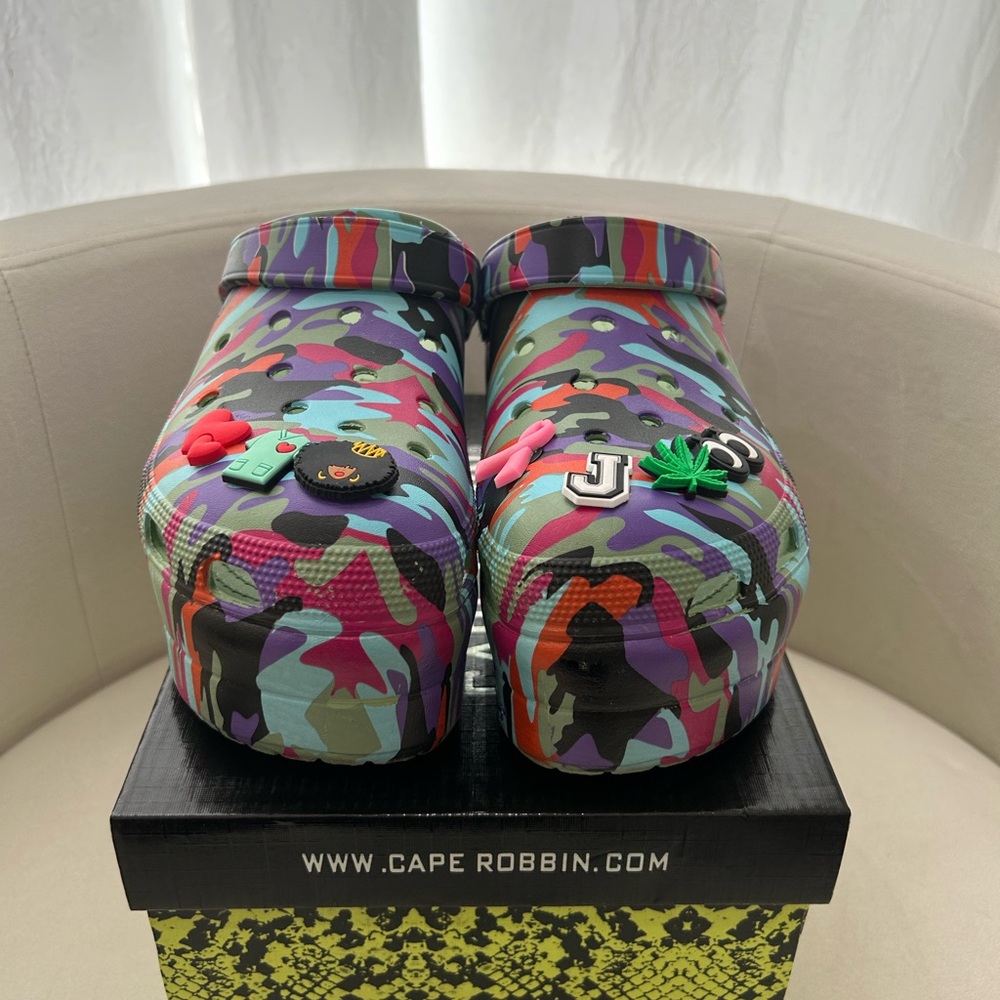 Platform clogs size 10